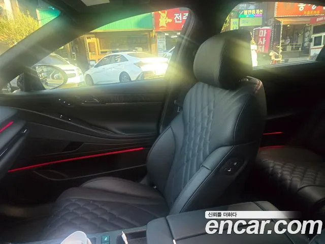 2027 Genesis G80 — Photo 8