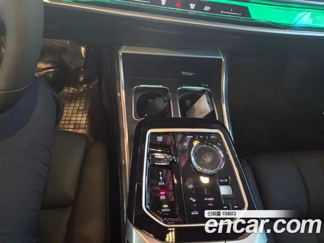 2026 BMW G70 — صورة 8