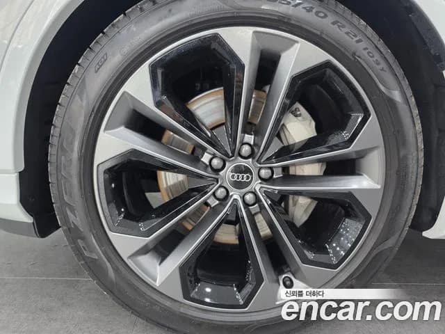2026 Audi Q7 — صورة 5