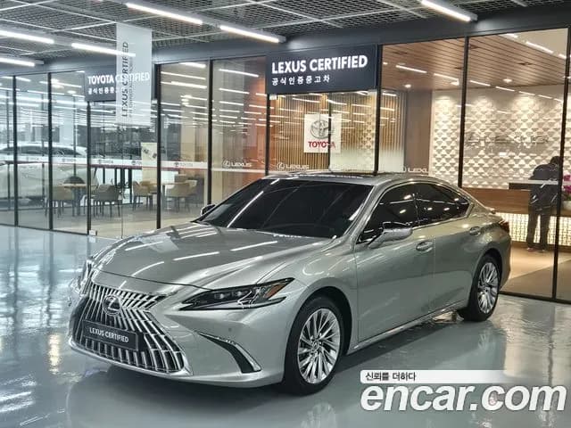 2026 Lexus E-Class — صورة 1