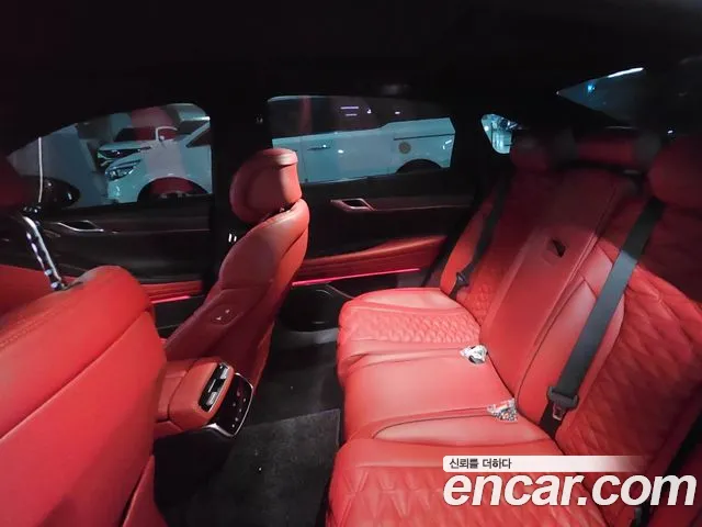 2027 Genesis G80 — Photo 10
