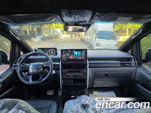 2027 Hyundai Staria — Photo 7