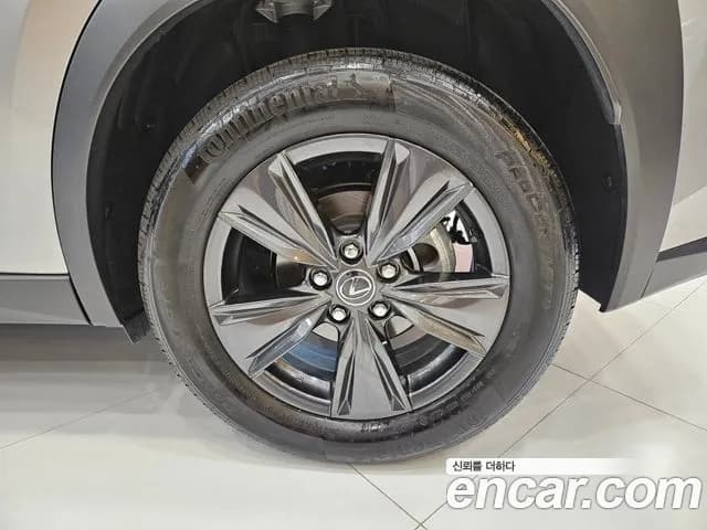 2026 Lexus U-Class — صورة 5