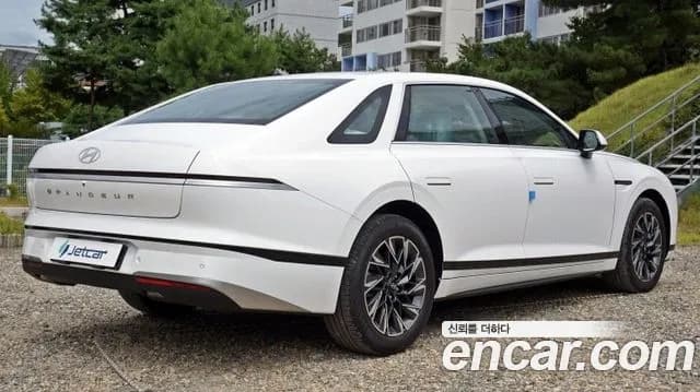 2027 Hyundai Grandeur — Photo 4