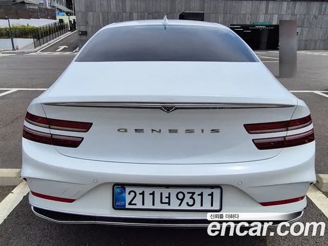 2027 Genesis G80 — Photo 2