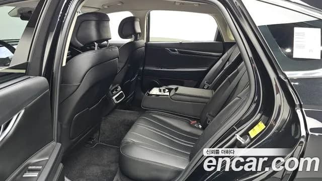 2027 Genesis G80 — صورة 10