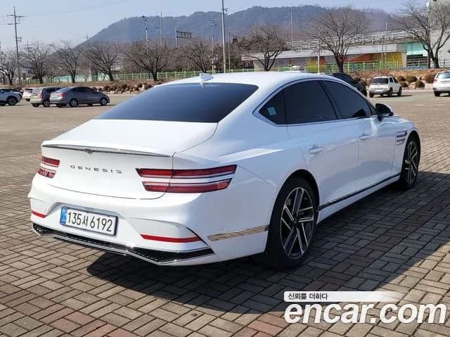 2027 Genesis G80 — Photo 5