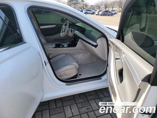 2027 Genesis G80 — Photo 9
