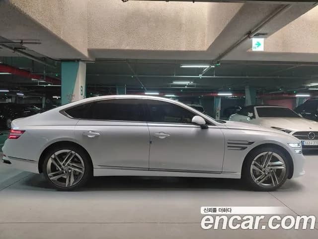 2027 Genesis G80 — Photo 3