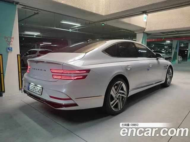 2027 Genesis G80 — Photo 4