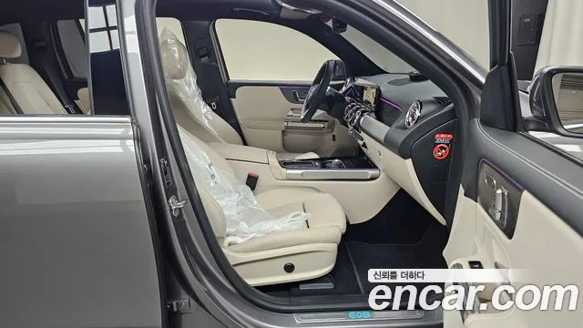 2026 Mercedes-Benz EQB — Photo 10