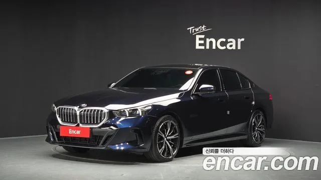 2026 BMW 5 Series — صورة 1