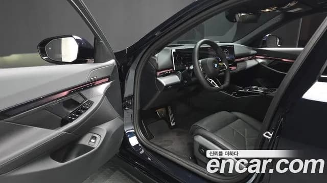 2026 BMW 5 Series — صورة 10