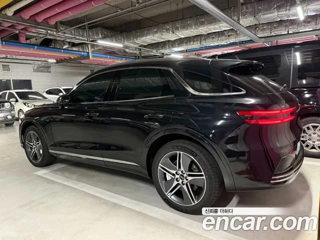 2027 Genesis GV70 — صورة 5