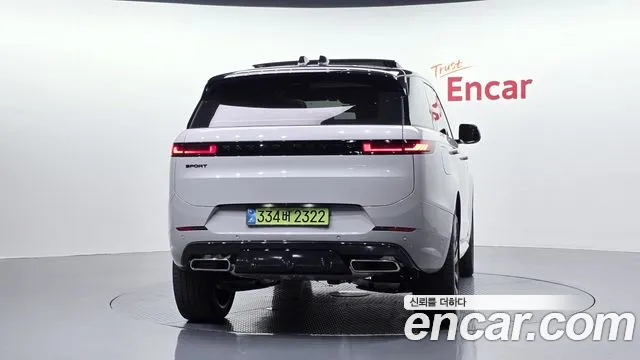 2026 Land Rover Range Rover — صورة 4