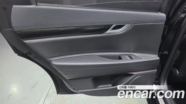 2027 Genesis G80 — صورة 9
