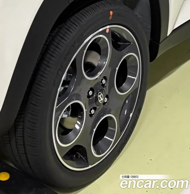 2027 Hyundai Turbo — Photo 5