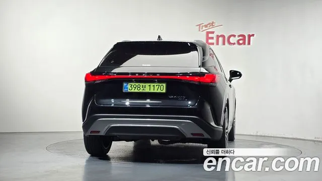 2026 Lexus R-Class — صورة 4