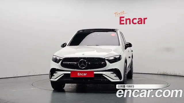 2026 Mercedes-Benz GLC — Photo 3