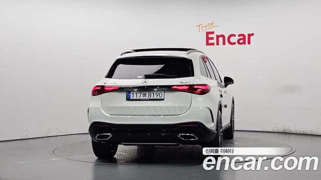2026 Mercedes-Benz GLC — Photo 4