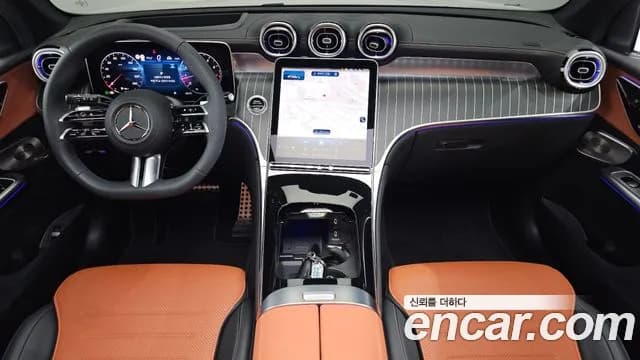 2026 Mercedes-Benz GLC — Photo 7