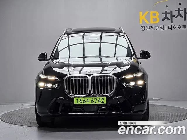 2026 BMW X7 — Photo 3