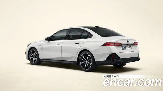 2026 BMW 5 Series — صورة 2