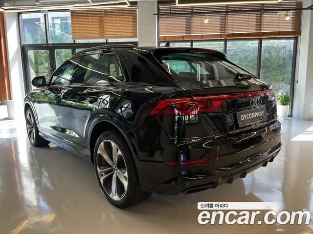 2026 Audi Q8 — Photo 2