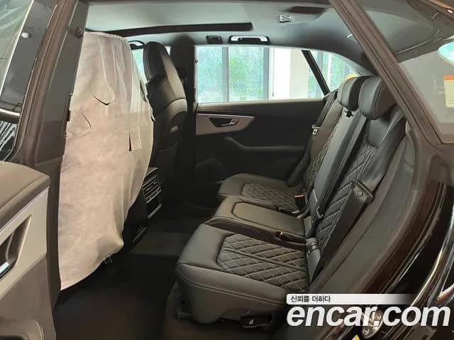 2026 Audi Q8 — Photo 10