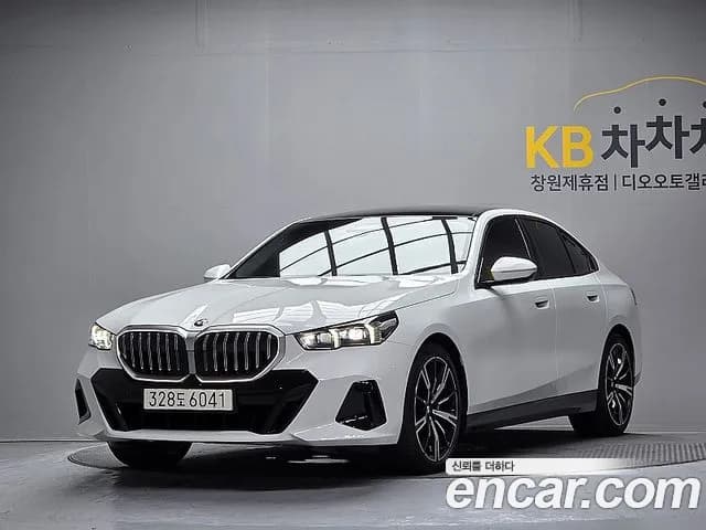 2026 BMW 5 Series — صورة 1