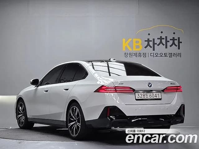 2026 BMW 5 Series — صورة 2