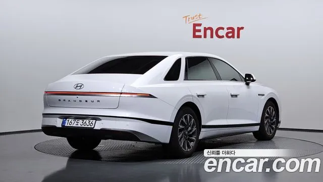 2027 Hyundai Grandeur — Photo 2