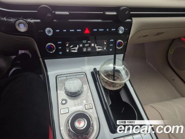 2027 Genesis G80 — صورة 10