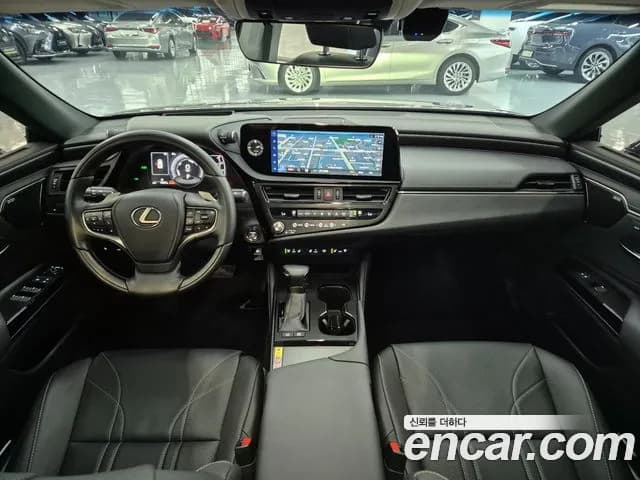 2026 Lexus E-Class — صورة 7