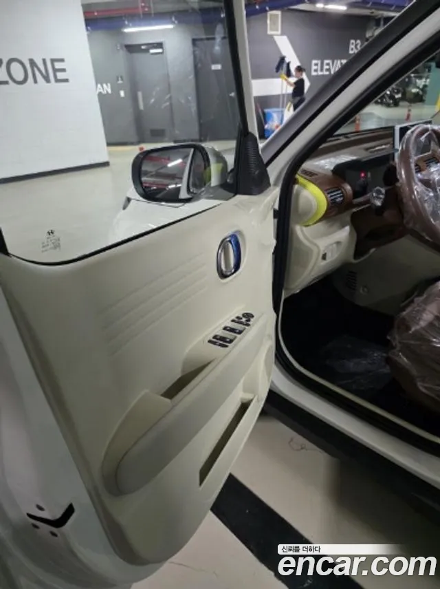 2027 Hyundai Turbo — Photo 8