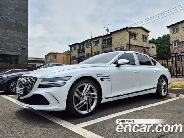 2027 Genesis G80 — Photo 3
