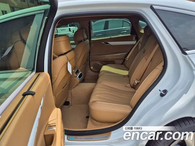 2027 Genesis G80 — Photo 5