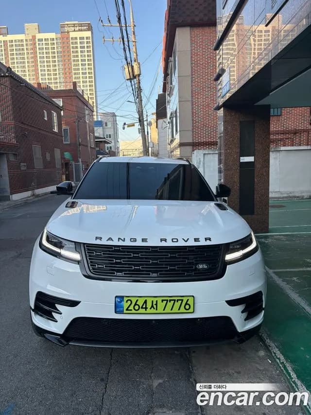 2026 Land Rover P250 — Photo 1