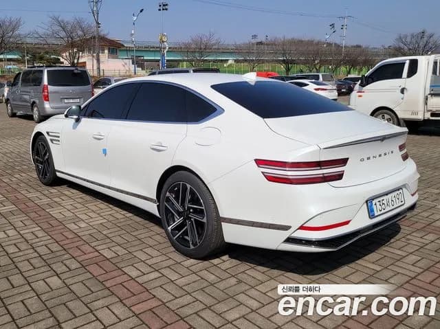 2027 Genesis G80 — Photo 6