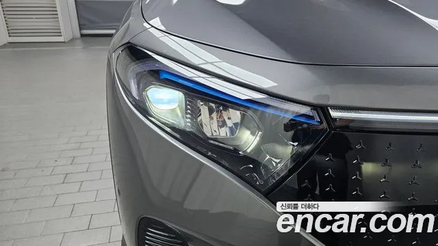 2026 Mercedes-Benz EQB — Photo 6