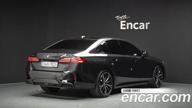 2026 BMW 5 Series — صورة 2