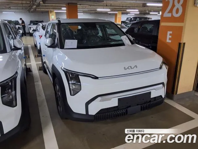 2027 Kia EV3 — صورة 8